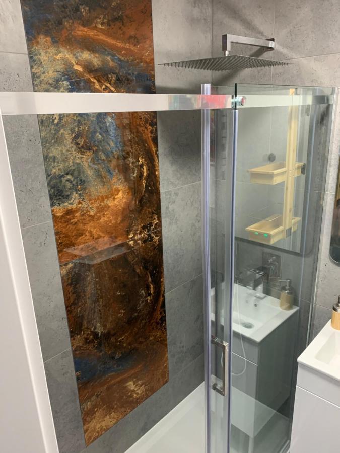 Metro Trocka Apartment ワルシャワ エクステリア 写真