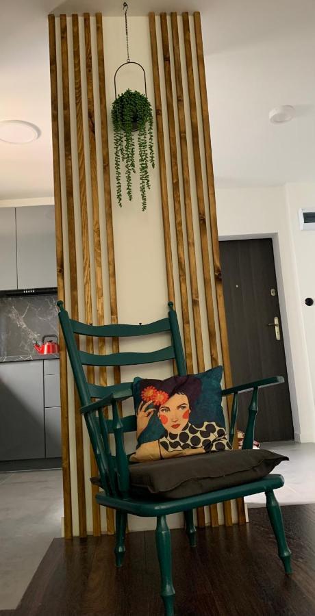 Metro Trocka Apartment ワルシャワ エクステリア 写真