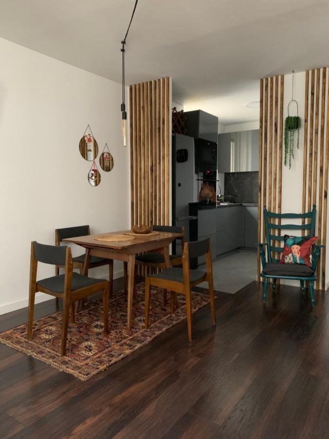 Metro Trocka Apartment ワルシャワ エクステリア 写真