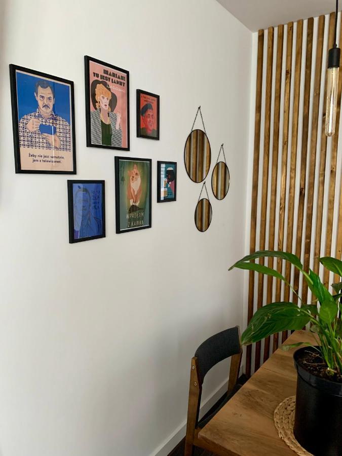 Metro Trocka Apartment ワルシャワ エクステリア 写真