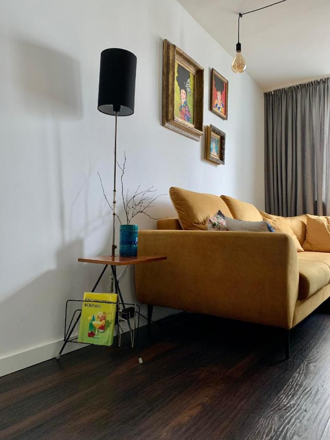 Metro Trocka Apartment ワルシャワ エクステリア 写真