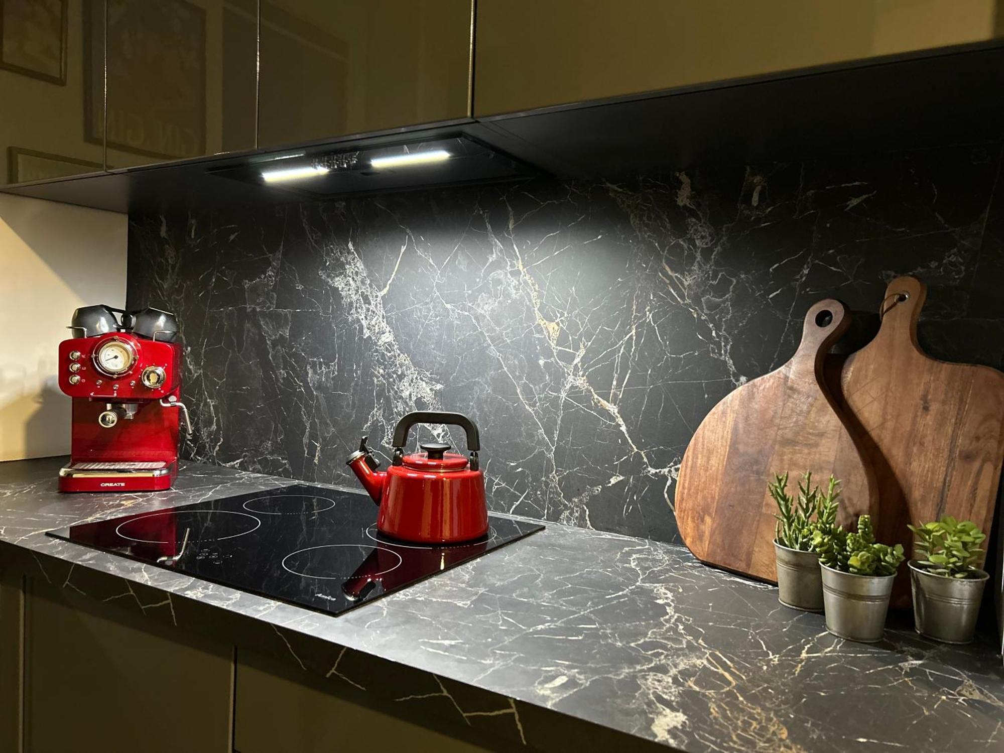 Metro Trocka Apartment ワルシャワ エクステリア 写真