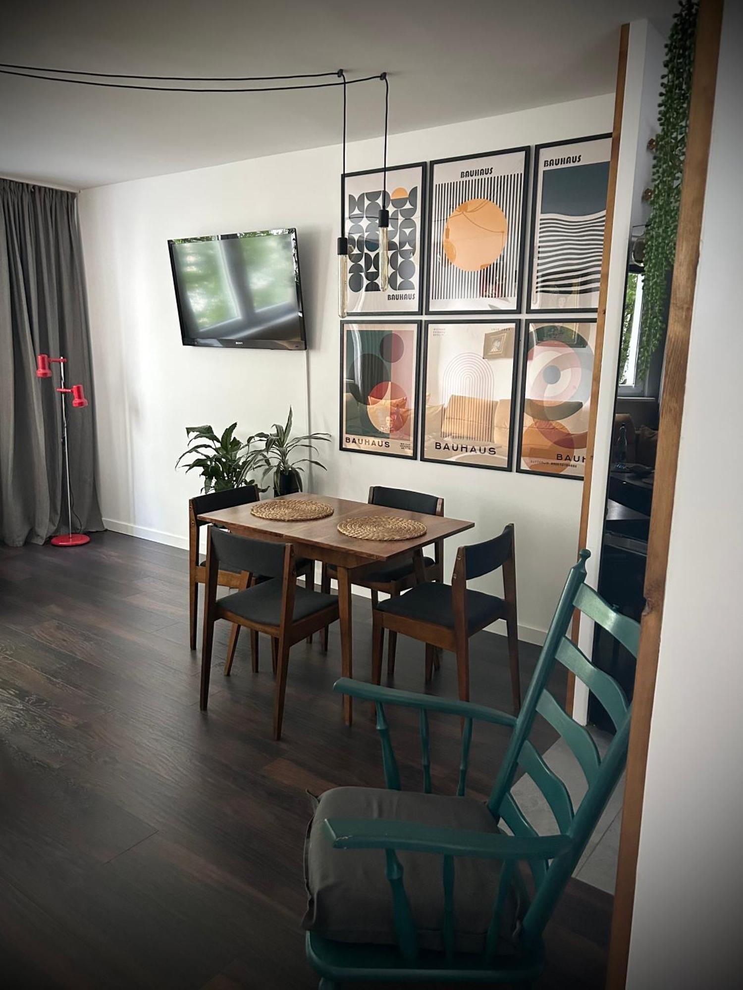 Metro Trocka Apartment ワルシャワ エクステリア 写真